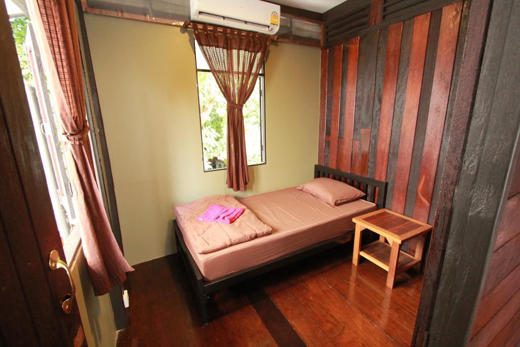 Viman Guesthouse Бангкок Экстерьер фото